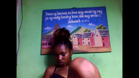 elisabeth2525 online show from February 12, 2025, 12:33 pm