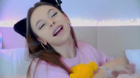 Snapshot of elisabethdavis chatting on March 6, 2025, 9:09 pm ElisabethDavis online show from March 6, 2025, 9:09 pm