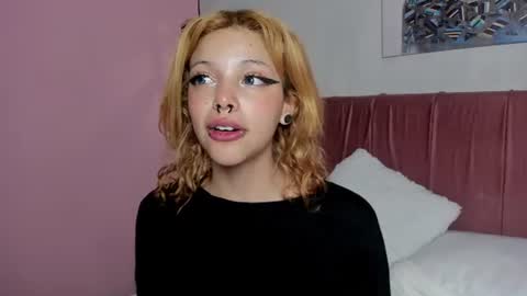 elisabethflores online show from June 25, 2026, 5:23 am