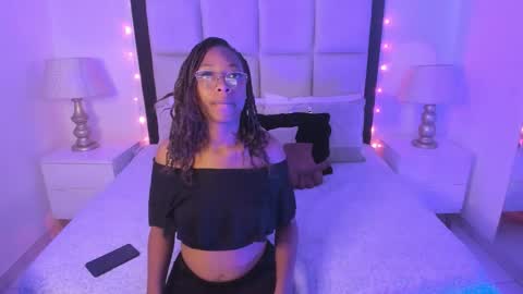 elisabettamonroy online show from January 13, 2026, 3:39 pm