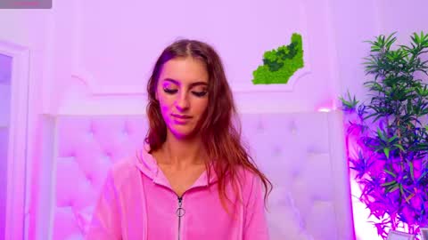 ElisaCharm online show from May 6, 2026, 3:35 am