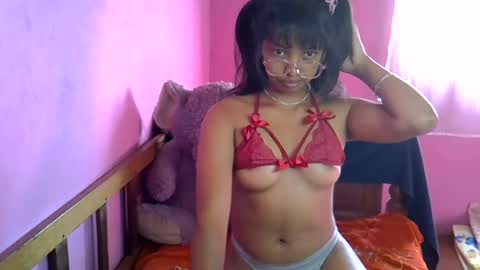 elisah01 online show from June 17, 2026, 5:32 am