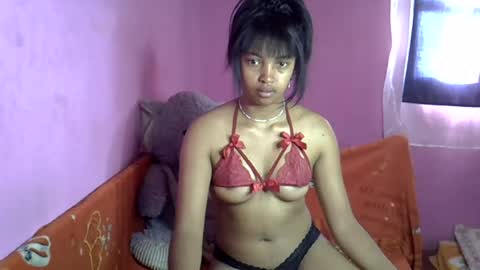 elisah01 online show from June 20, 2026, 5:21 am