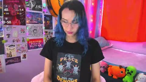 elisdarling online show from July 21, 2026, 8:33 pm