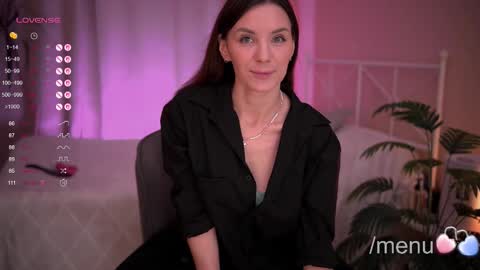 Snapshot of elise_bryk chatting on October 25, 2025, 11:29 am hiIm Elise online show from October 25, 2025, 11:29 am