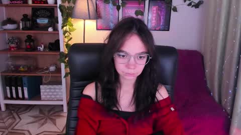 Elise online show from October 6, 2025, 4:15 pm