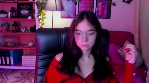 Elise online show from October 11, 2025, 4:05 pm