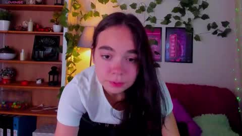 Elise online show from October 21, 2025, 4:19 pm