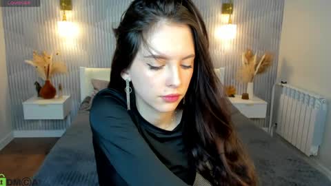 Snapshot of elise_robbie chatting on April 4, 2026, 9:07 am Elise online show from April 4, 2026, 9:07 am