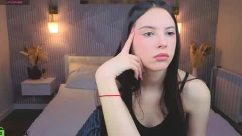 Elise online show from April 23, 2026, 1:07 am