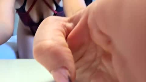 Snapshot of elisehipele chatting on October 9, 2025, 3:21 pm elisehipele online show from October 9, 2025, 3:21 pm