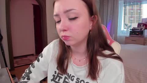 Elise    online show from January 26, 2025, 10:23 am