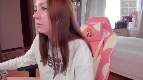 Elise    online show from January 30, 2025, 10:40 am