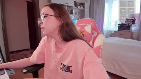 Elise    online show from February 3, 2025, 10:14 am