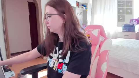 Elise    online show from February 23, 2025, 10:17 am