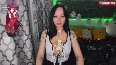 Snapshot of eliseroyalty chatting on October 22, 2025, 3:45 pm EliseRoyalty online show from October 22, 2025, 3:45 pm