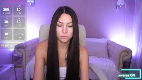 elisevelour online show from October 15, 2025, 2:39 pm