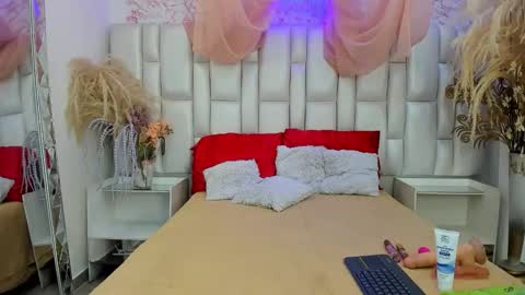Snapshot of elismith0 chatting on May 31, 2026, 2:35 pm Eli online show from May 31, 2026, 2:35 pm