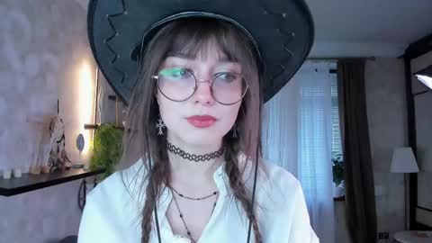 Elis online show from April 18, 2026, 8:18 am