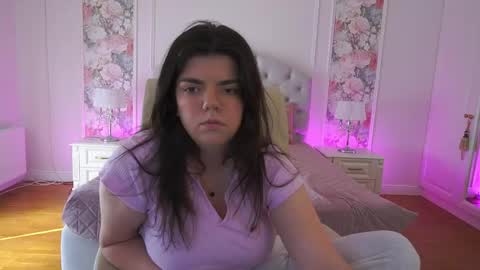 Snapshot of elissawow chatting on April 13, 2026, 7:25 am elissawow online show from April 13, 2026, 7:25 am