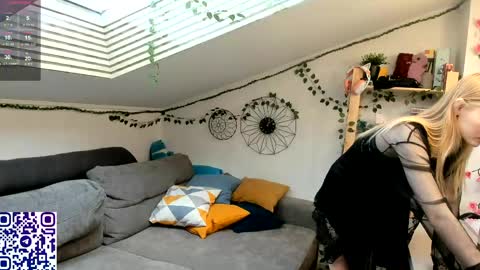 EliteEros online show from May 10, 2026, 12:10 pm