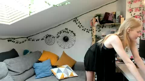 EliteEros online show from May 16, 2026, 1:10 pm