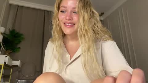 Stephanie online show from May 18, 2026, 7:09 pm