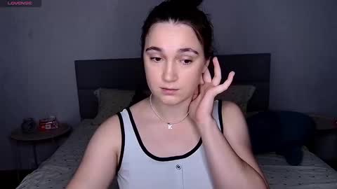 Eliz online show from September 13, 2025, 9:58 pm