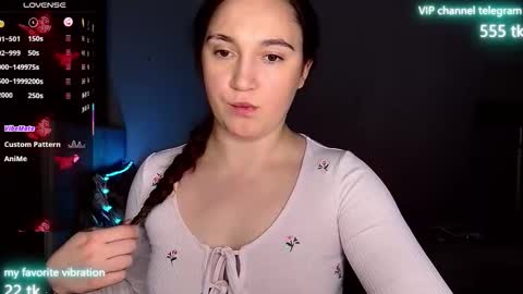 Eliz online show from October 13, 2025, 8:53 pm