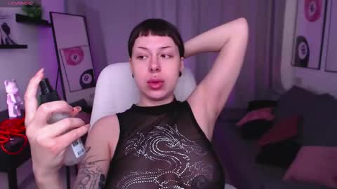 Snapshot of eliza_benet chatting on February 26, 2026, 8:02 am Ari online show from February 26, 2026, 8:02 am