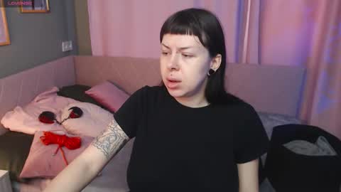 Snapshot of eliza_benet chatting on March 23, 2026, 7:34 am Ari online show from March 23, 2026, 7:34 am