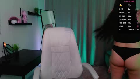 Snapshot of eliza_benet chatting on March 25, 2026, 7:36 am Ari online show from March 25, 2026, 7:36 am