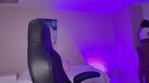 Snapshot of eliza_eup69 chatting on October 17, 2025, 11:57 am ELIZA online show from October 17, 2025, 11:57 am