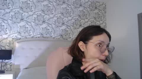 Eliza online show from November 8, 2025, 7:12 pm