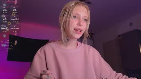 Snapshot of eliza_sadcat chatting on October 13, 2025, 9:59 pm Elizabeth online show from October 13, 2025, 9:59 pm