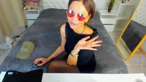 Snapshot of elizabe_th chatting on December 15, 2024, 11:09 pm Elizabethangel online show from December 15, 2024, 11:09 pm