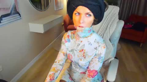Snapshot of elizabe_th chatting on March 10, 2025, 3:23 am Elizabethangel online show from March 10, 2025, 3:23 am