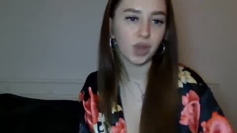 Snapshot of elizabet_18 chatting on February 24, 2025, 5:43 am Elizabet 18 online show from February 24, 2025, 5:43 am