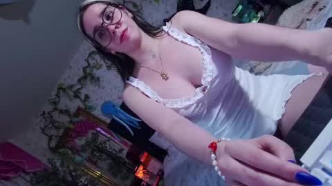 Snapshot of elizabeth77_ chatting on September 29, 2025, 8:02 pm Elizabeth online show from September 29, 2025, 8:02 pm