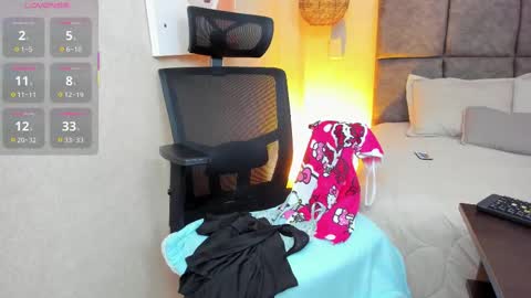 Snapshot of elizabeth_20_ chatting on October 2, 2025, 7:10 pm elizabeth online show from October 2, 2025, 7:10 pm