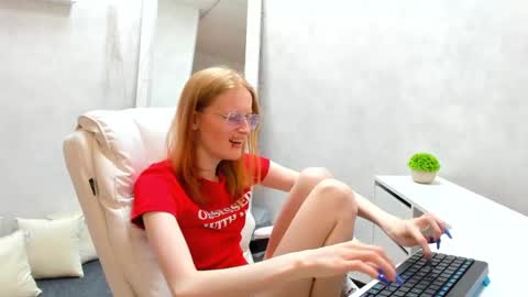 Elizabeth online show from March 5, 2025, 12:00 pm