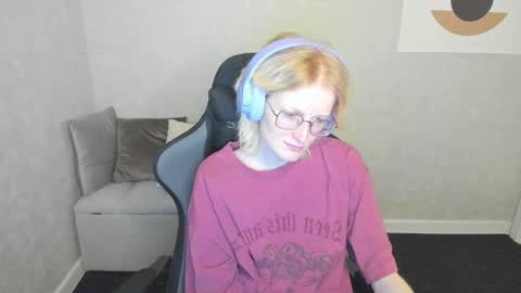 Elizabeth online show from September 19, 2025, 1:07 am