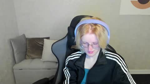 Elizabeth online show from September 21, 2025, 1:18 am