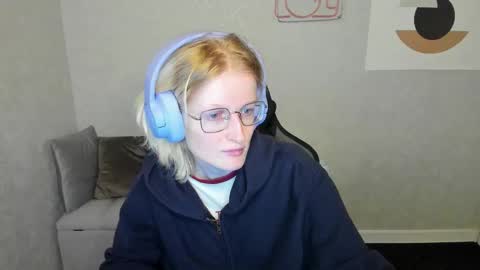 Elizabeth online show from September 22, 2025, 12:56 am