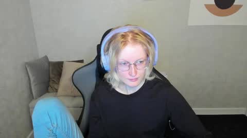 Elizabeth online show from September 25, 2025, 1:09 am