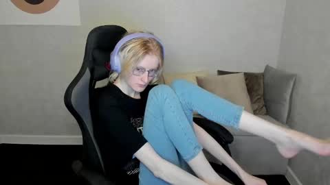 Elizabeth online show from September 26, 2025, 1:20 am