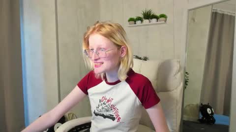 Elizabeth online show from October 31, 2025, 9:21 am