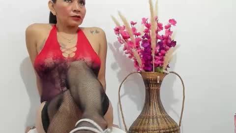 Snapshot of elizabeth_mathure chatting on October 18, 2025, 7:42 am Elizabeth Mathure online show from October 18, 2025, 7:42 am