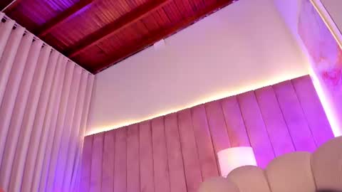 elizabeth_roche online show from June 27, 2026, 2:34 pm