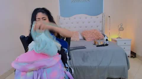 Snapshot of elizabeth_santos1 chatting on April 21, 2026, 12:56 am Elizabeth online show from April 21, 2026, 12:56 am